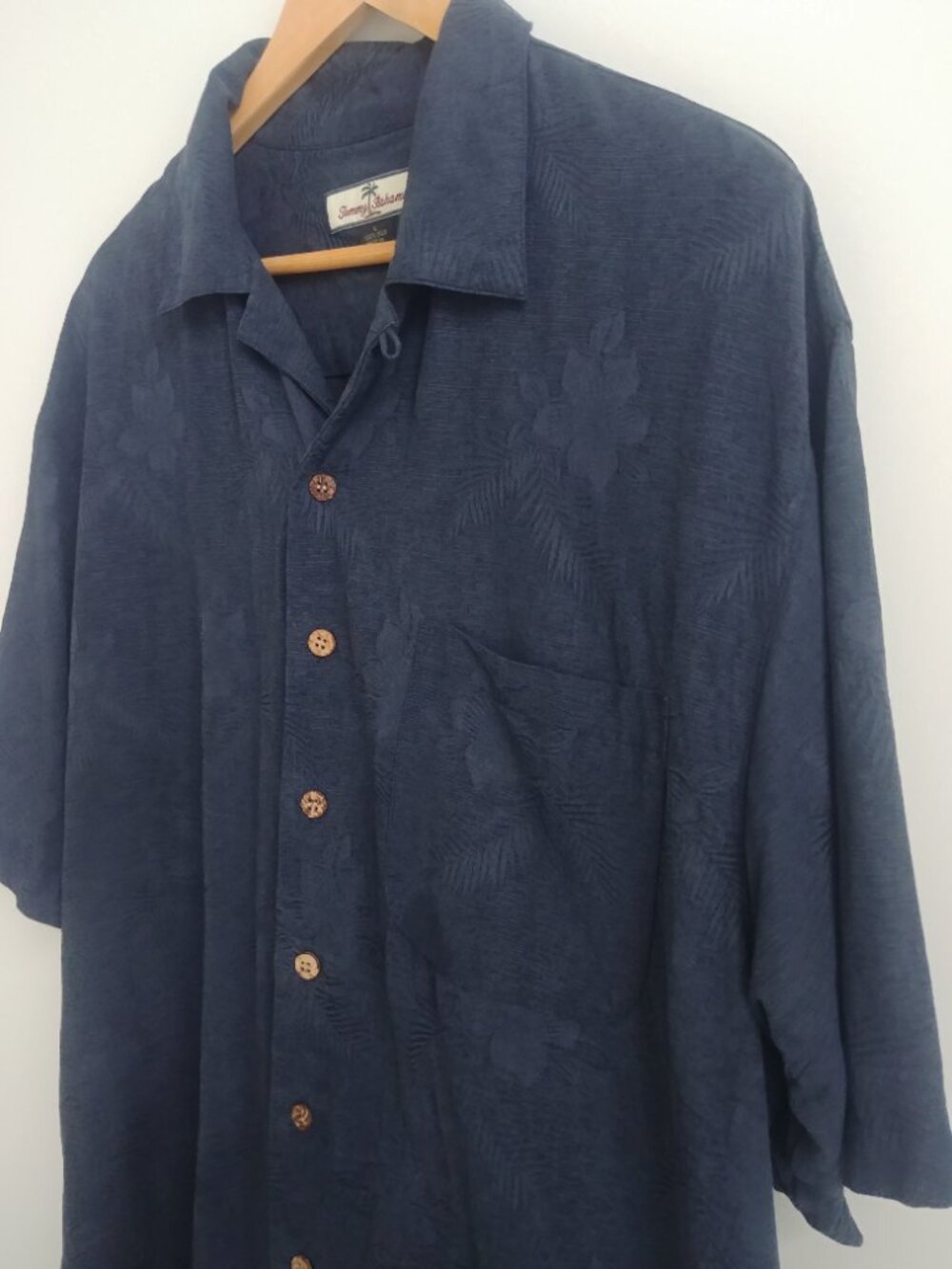 Tommy Bahama Men's Large 100% silk short sleeve button down shirt dark navy blue - Picture 10 of 14